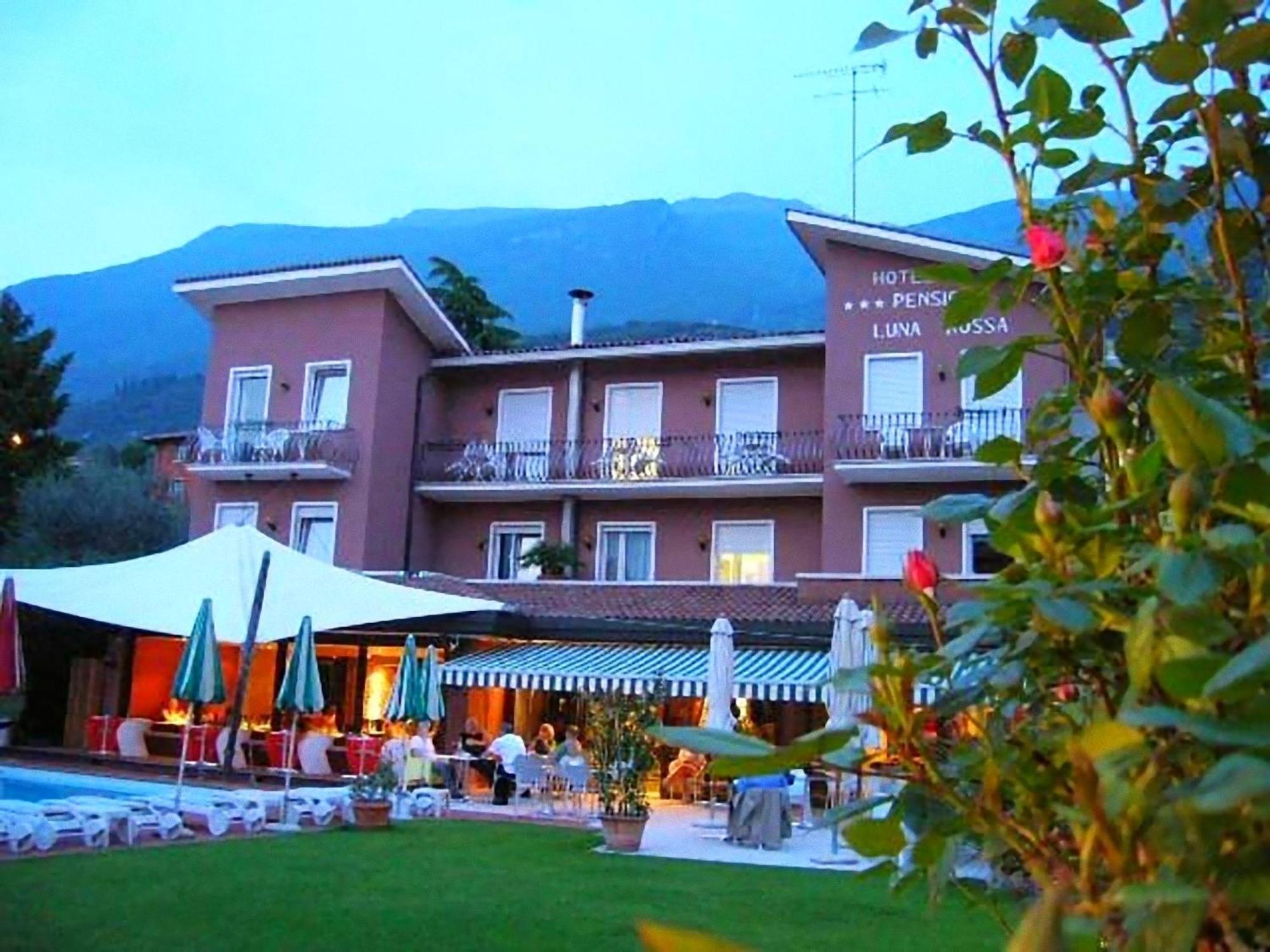 מאלצ'סינה Hotel Luna Rossa (Adults Only) מראה חיצוני תמונה