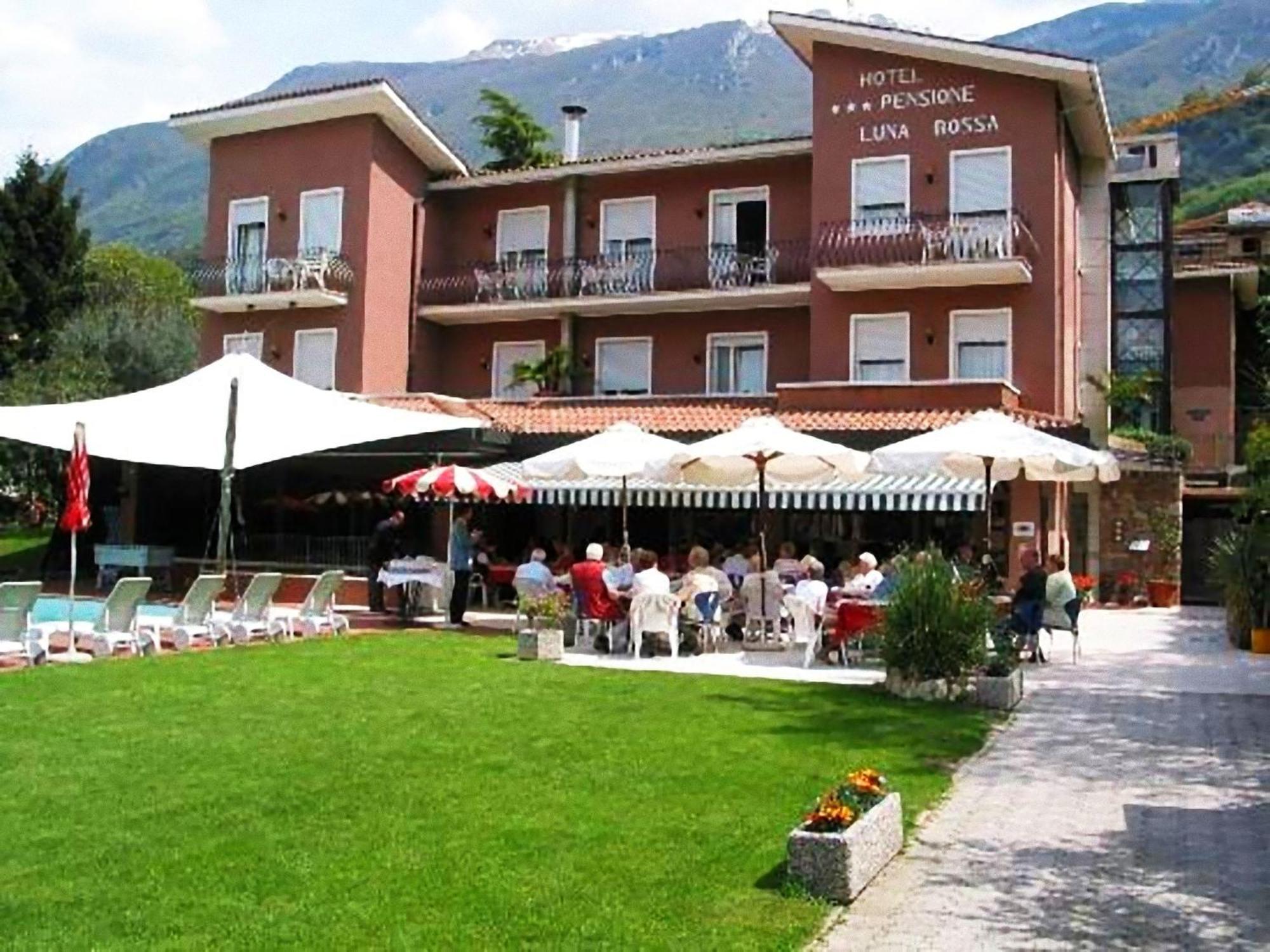 מאלצ'סינה Hotel Luna Rossa (Adults Only) מראה חיצוני תמונה