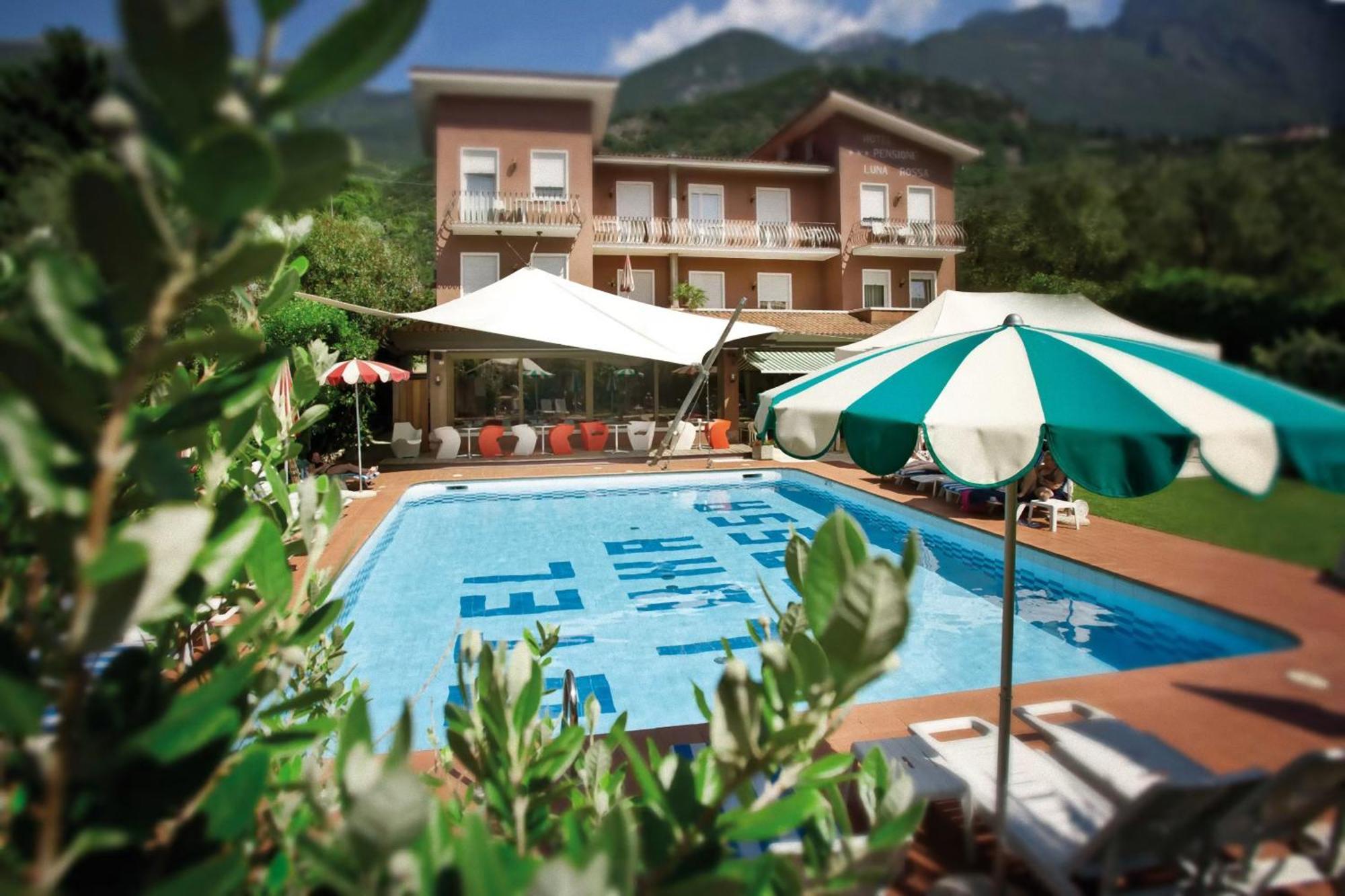 מאלצ'סינה Hotel Luna Rossa (Adults Only) מראה חיצוני תמונה