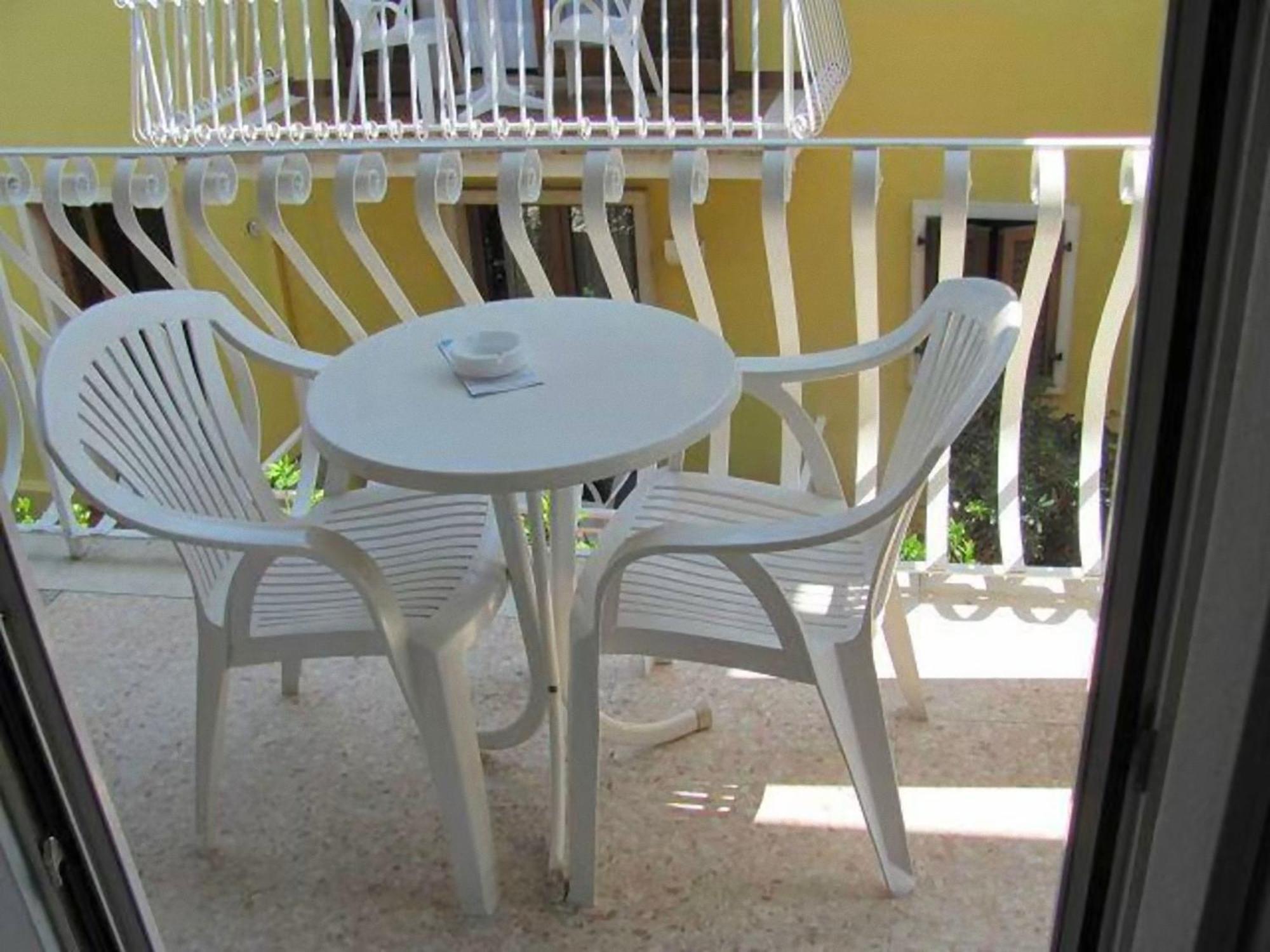 מאלצ'סינה Hotel Luna Rossa (Adults Only) מראה חיצוני תמונה