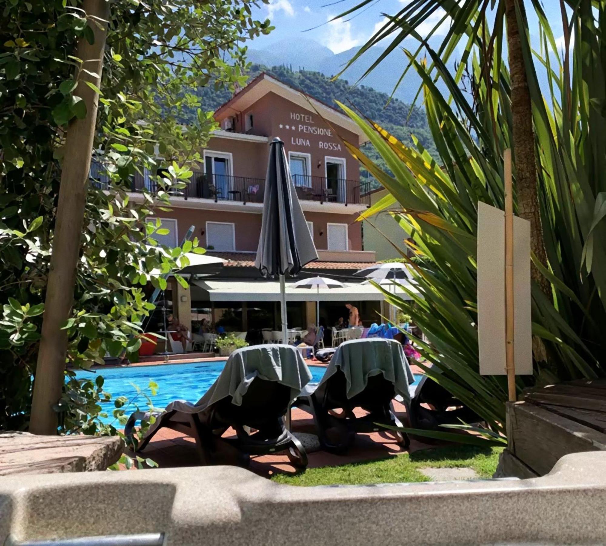 מאלצ'סינה Hotel Luna Rossa (Adults Only) מראה חיצוני תמונה