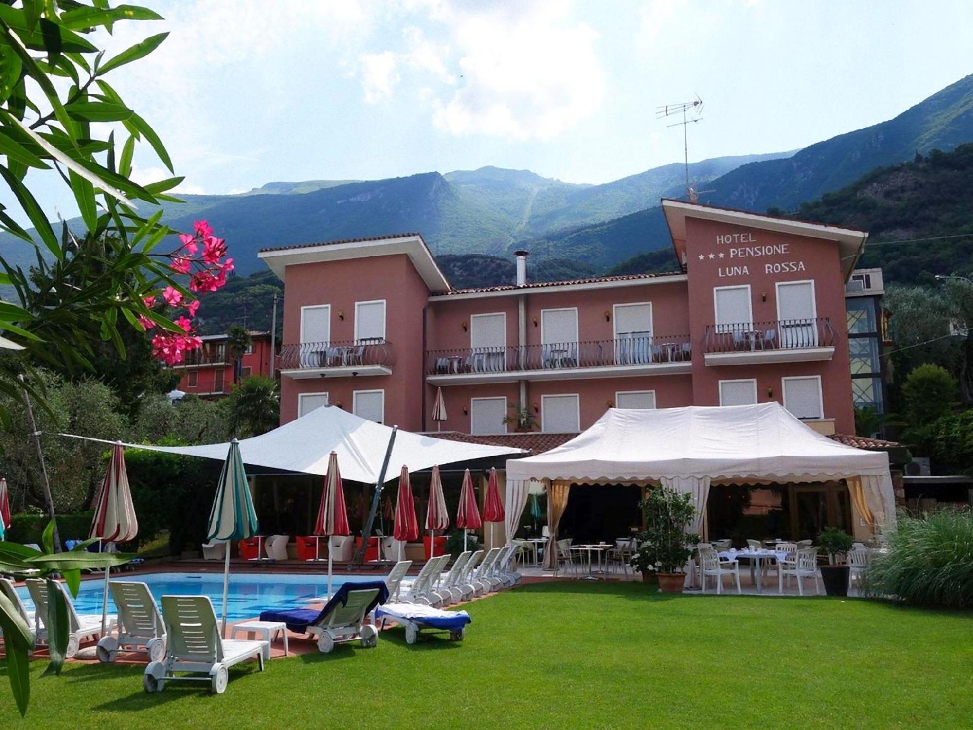 מאלצ'סינה Hotel Luna Rossa (Adults Only) מראה חיצוני תמונה