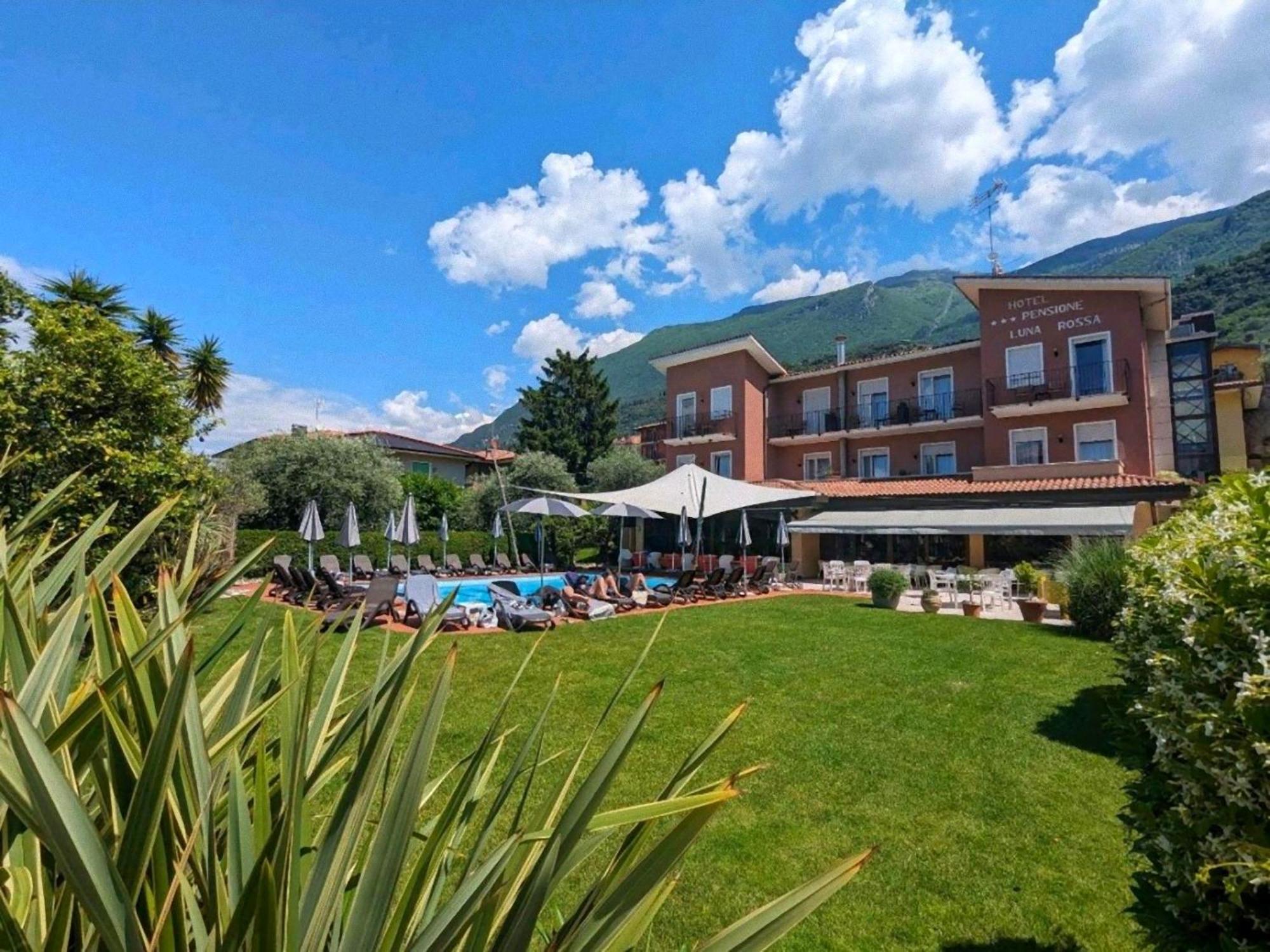 מאלצ'סינה Hotel Luna Rossa (Adults Only) מראה חיצוני תמונה