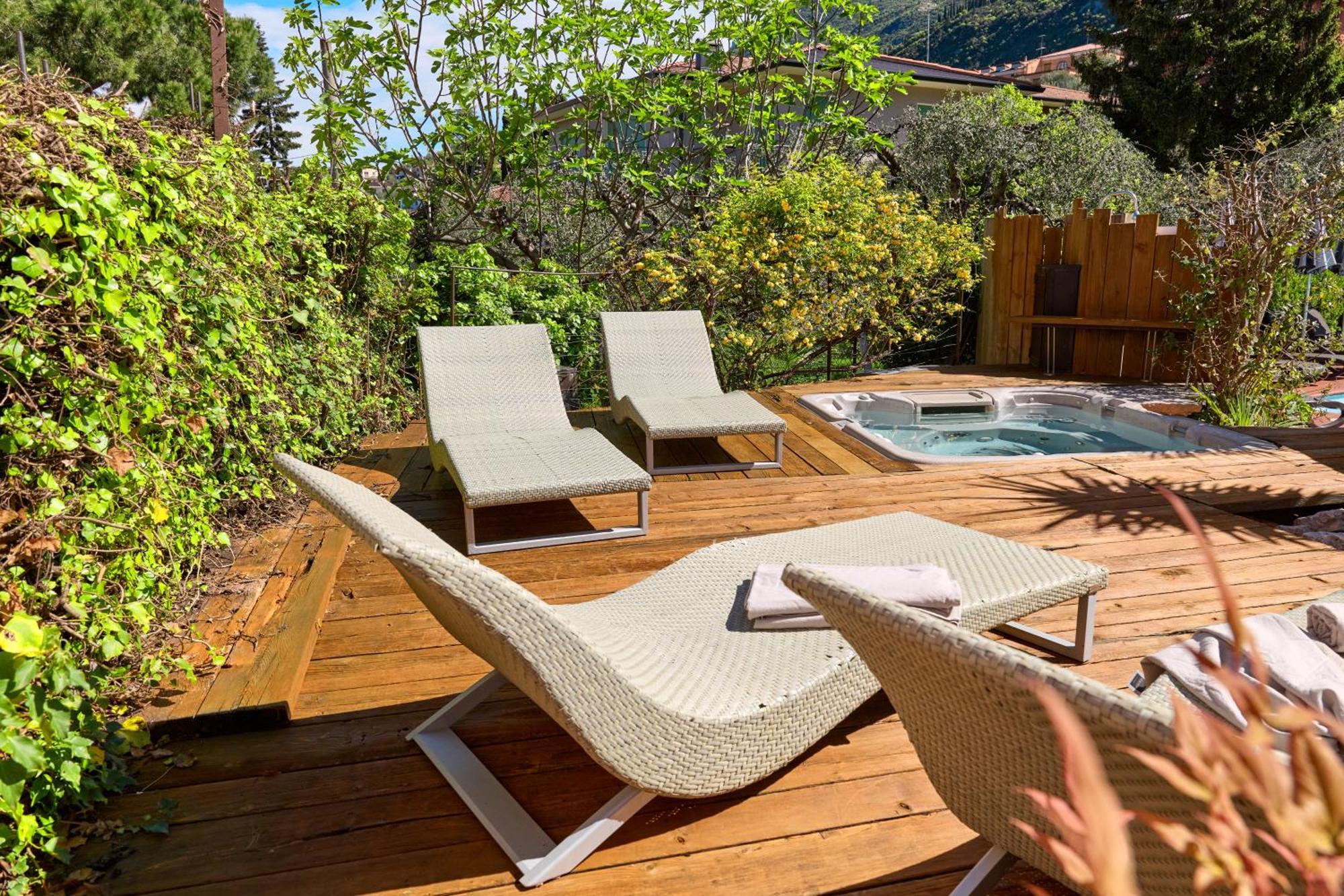 מאלצ'סינה Hotel Luna Rossa (Adults Only) מראה חיצוני תמונה