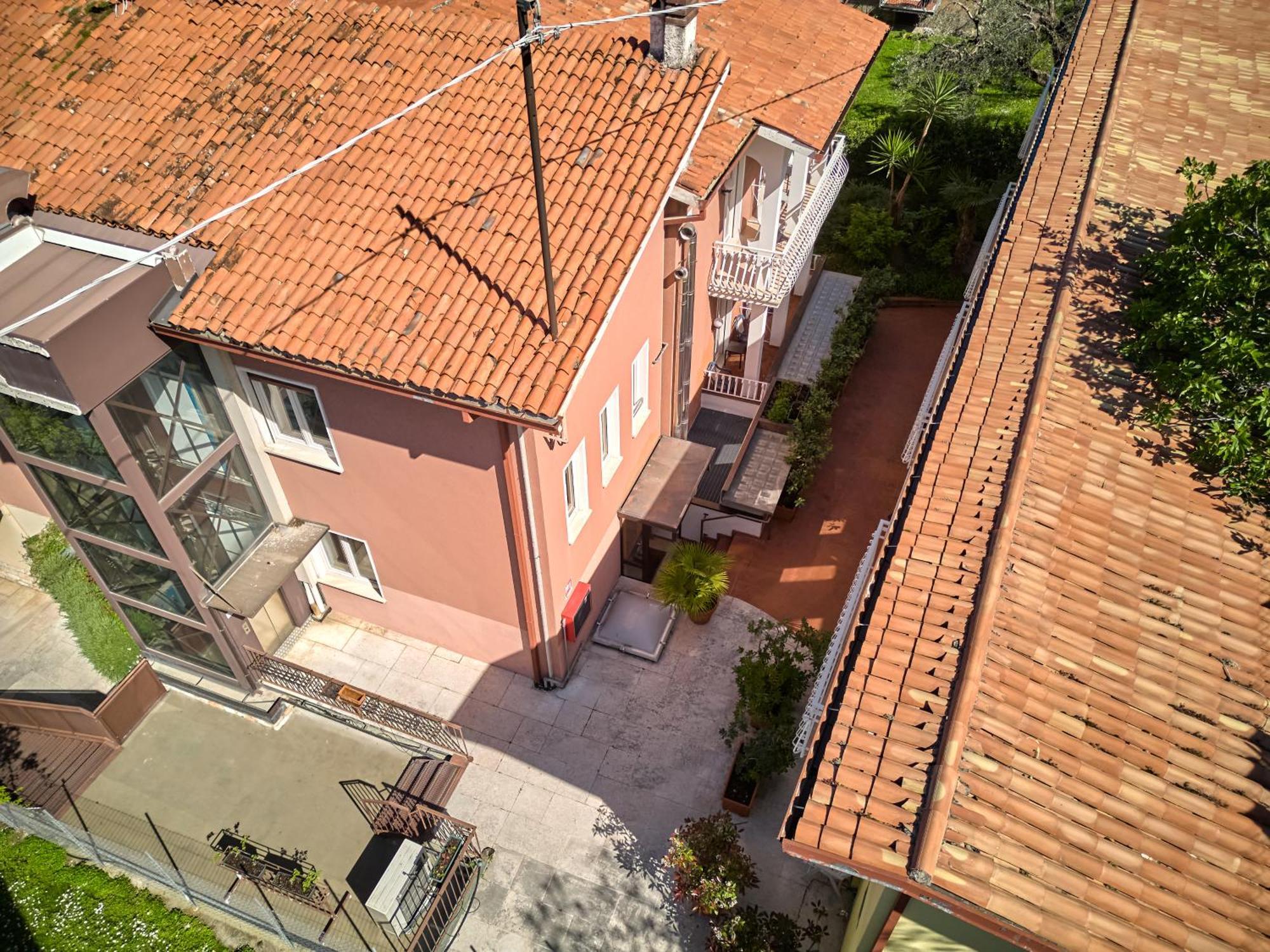 מאלצ'סינה Hotel Luna Rossa (Adults Only) מראה חיצוני תמונה